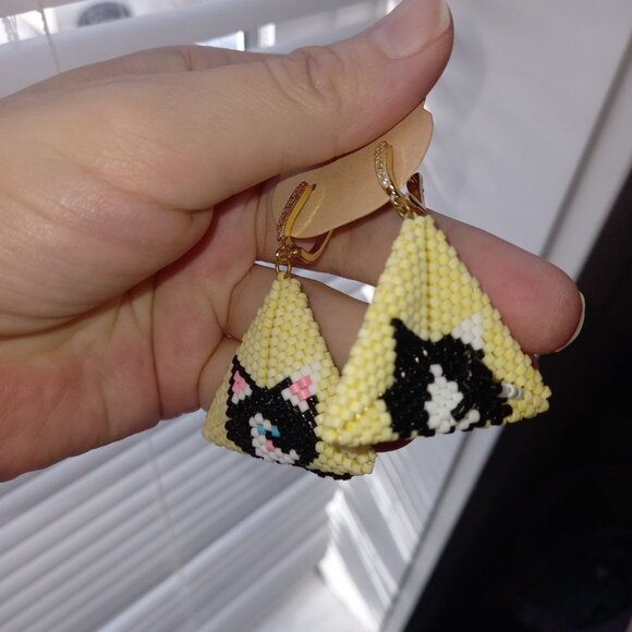 Luxury Thomas the Cat 🐾 Double-Sided Beaded Earrings • 18K Gold Plated •3D Tail - Picture 5 of 9